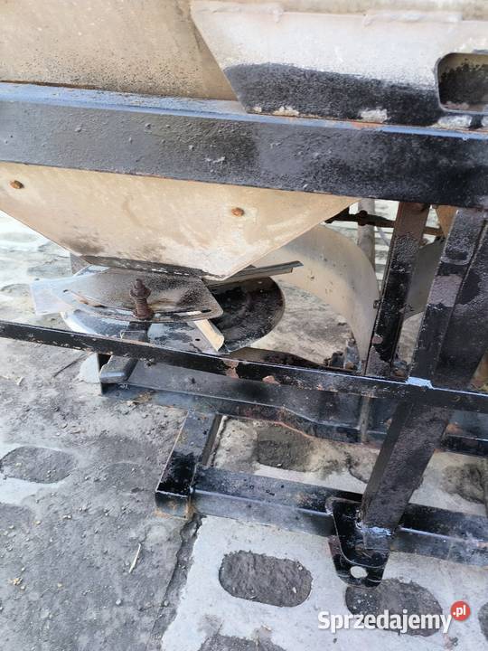 Rozsiewacz nawozów dwutalerzowy nieuszkodzony Tomaszów Lubelski sprzedam