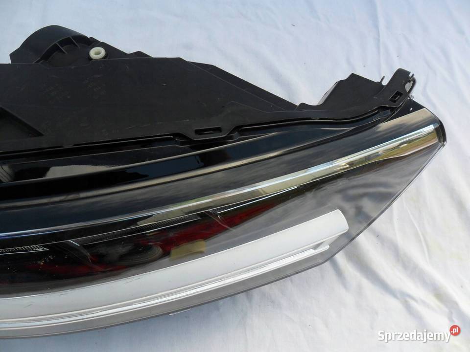 REFLEKTOR PRZÓD STRONA PRAWA VOLKSWAGEN TROC Nowy Tomyśl