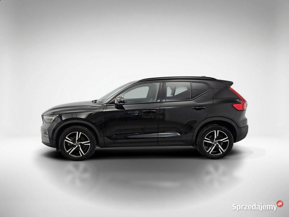 Volvo XC 40 B3 Plus Dark aut Z Polskiego Salonu lakier metallic XC 40 Warszawa sprzedam