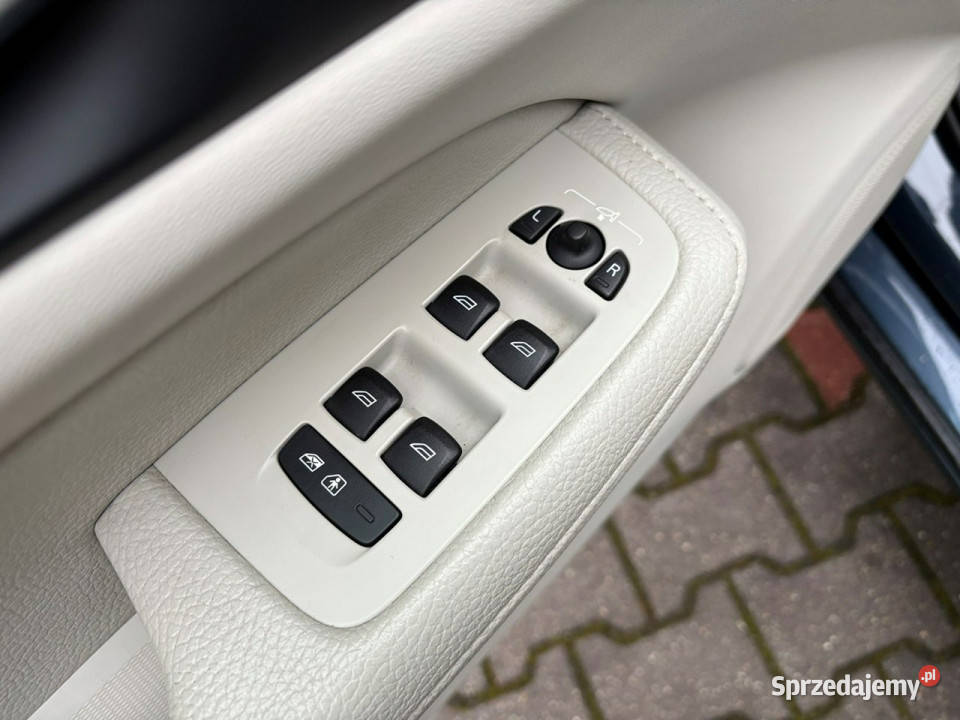 Volvo V60 Jasne skóry Podgrzewane fotele i diesel Lipówki