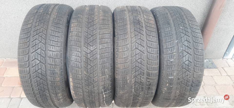 Opony 25550R20 Pirelli całoroczne Mrozy