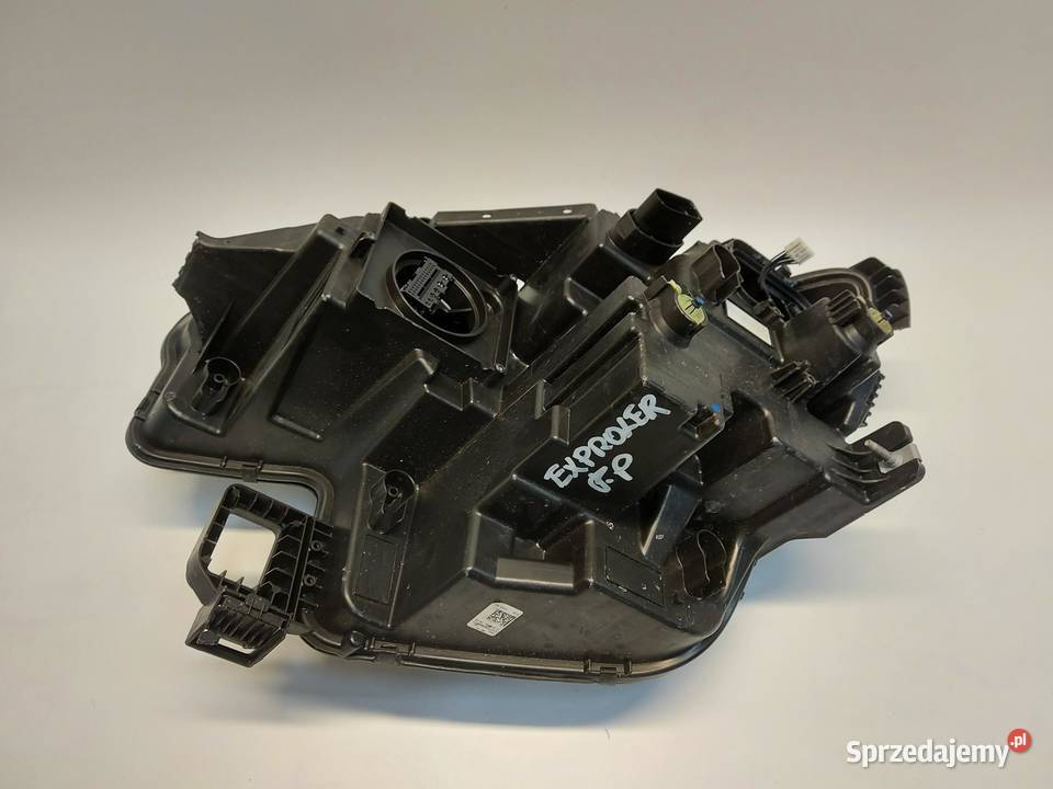 Ford Explorer VII R2KB LAMPA PRAWY PRZÓD FULL
