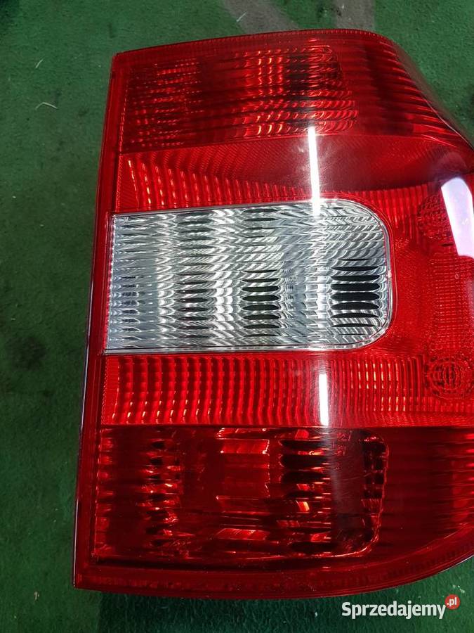 SKODA YETI 2012 2011 LAMPA TYLNA PRAWA 5L0945112 Turek