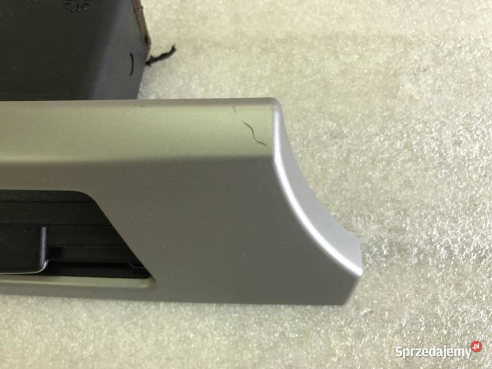 KRATKA NAWIEWU LEWA 9151165 BMW E90 E91 Kratki nawiewu sprzedam