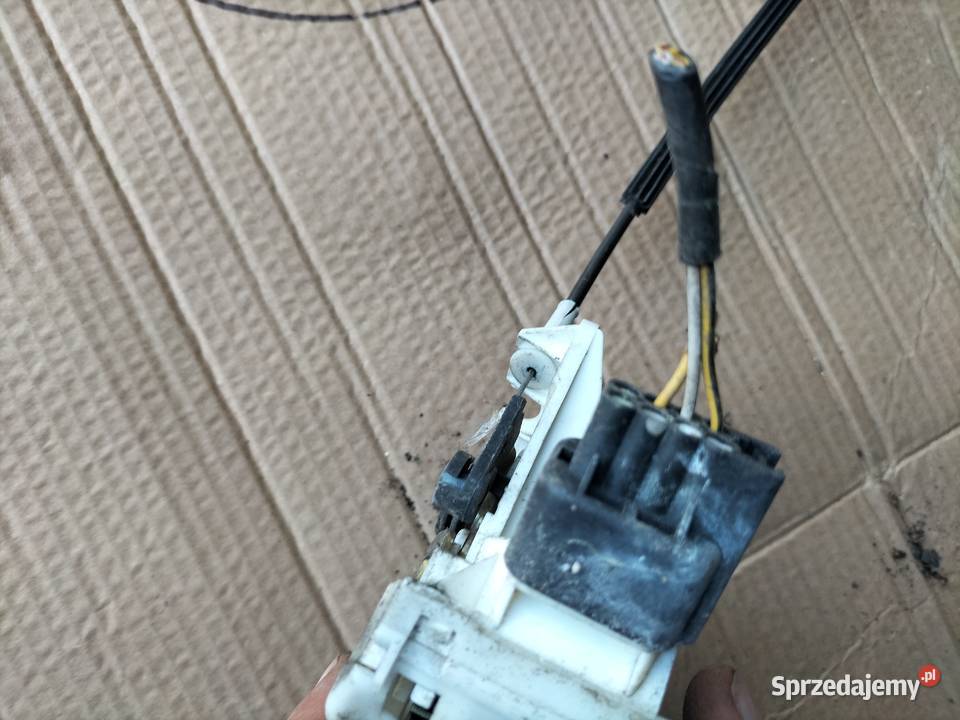 MONDEO MK2 ZAMEK DRZWI LEWY TYŁ TYLNY Kamień-Kolonia