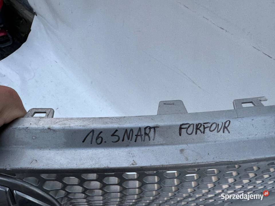 GRILL ATRAPA PRZÓD SMART FORFOUR II 628958976R