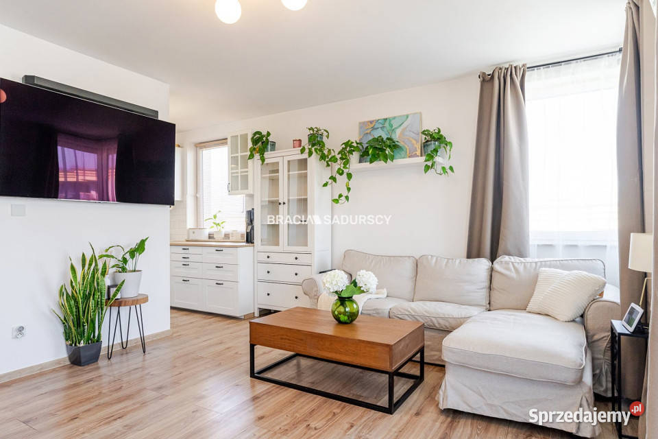 sprzedaży mieszkania 7346m2 4 pokoje Kraków Nieruchomości