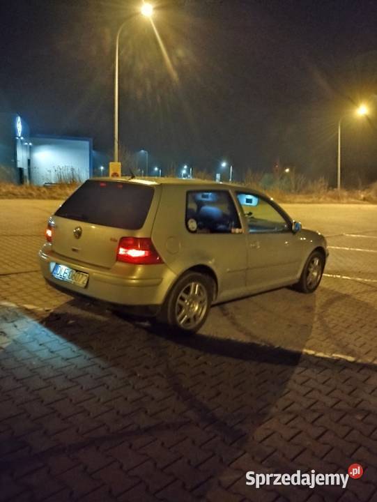 Volkswagen Golf 4 19TDI manualna Lubomin
