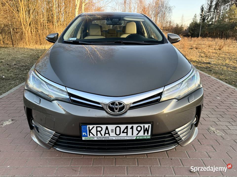 Toyota Corolla 16 benzyna salon jasne wnętrze Radzymin
