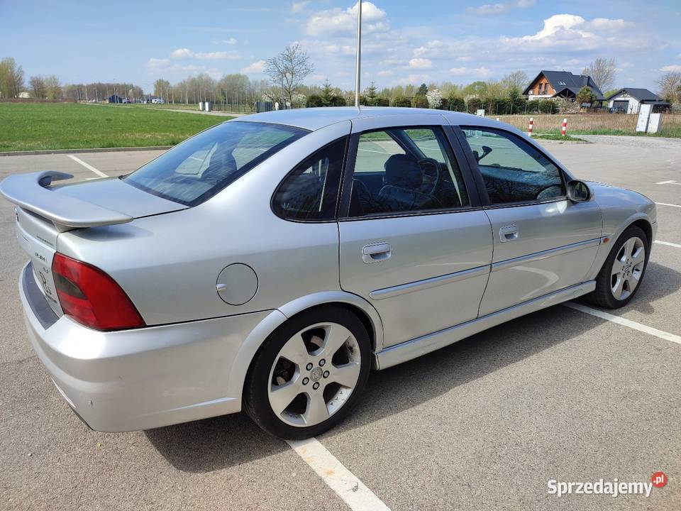 Opel Vectra B Zender 18 125 Benzyna ładny stan nieuszkodzony Sandomierz sprzedam