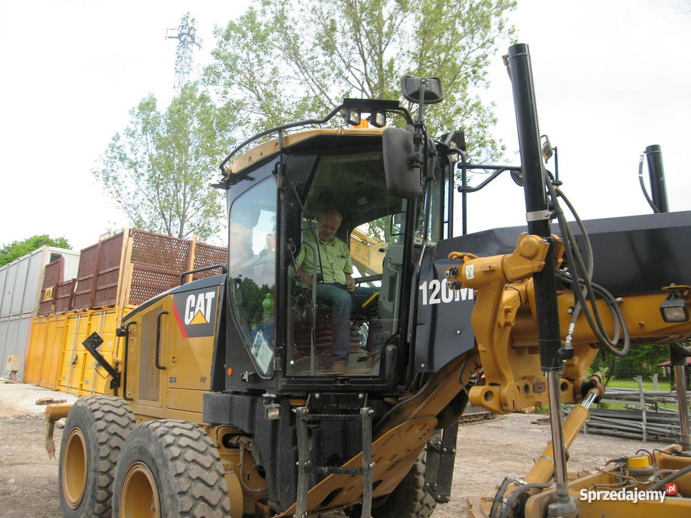 równiarka samobieżna Caterpillar CAT 120 M Suwałki