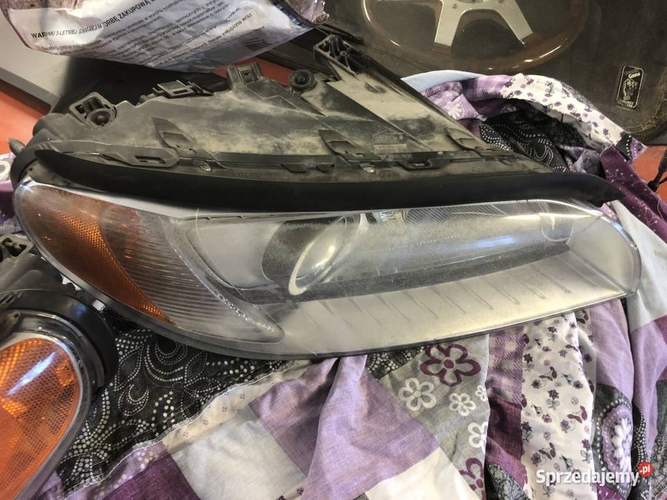 Lampy przód ksenon VOLVO S80 2006r uszkodzone Darłowo