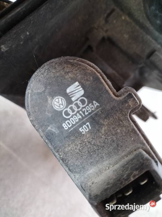 LAMPA PRZÓD PRAWA SEAT IBIZA CORDOBA 086654 Kamień-Kolonia