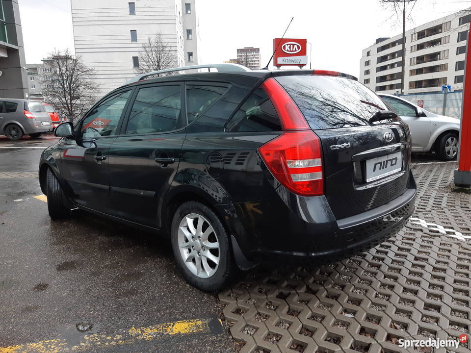 Salon Polska Aso Kia gniazdo AUX Warszawa