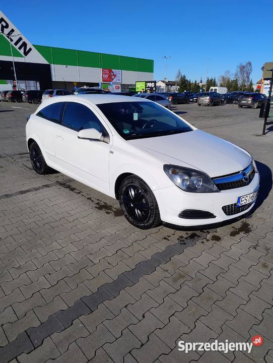 Opel Astra H Cosmo lift 16 benzyna 116 Rok produkcji 2009 Sieradz