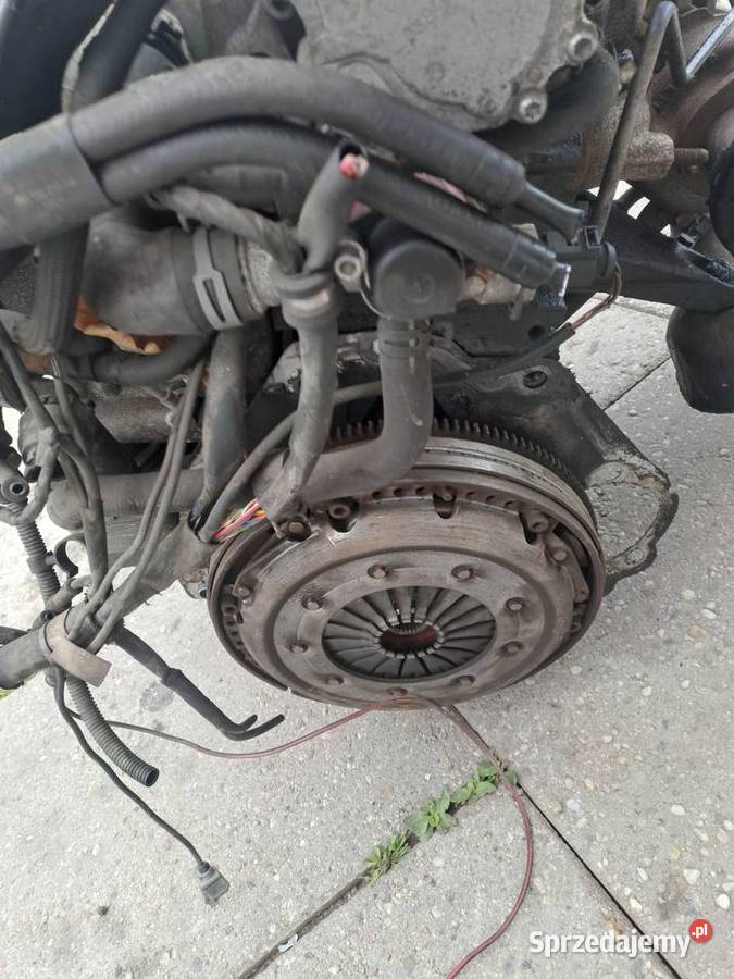 Skoda Superb 19 TDi 130 silnik kompletny kod AWX