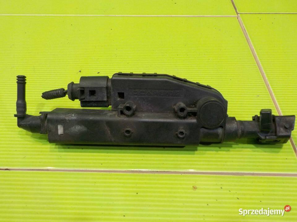 VOLVO V70 III 08r spryskiwacz lampy prawy przod osobowe Spryskiwacze reflektorów mazowieckie Suków