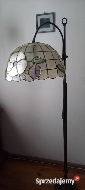 Lampa podłogowa z ruchomym ramieniem klosz Skierniewice