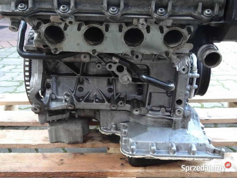 AUDI A8 D2 9902 SILNIK BLOK GLOWICE AKC 37 Przemęt