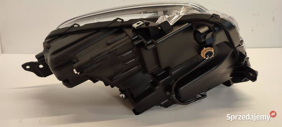 SUZUKI SWIFT MK9 LAMPA PRAWY PRZÓD ANGLIK RHD osobowe Lampy przeciwmgielne