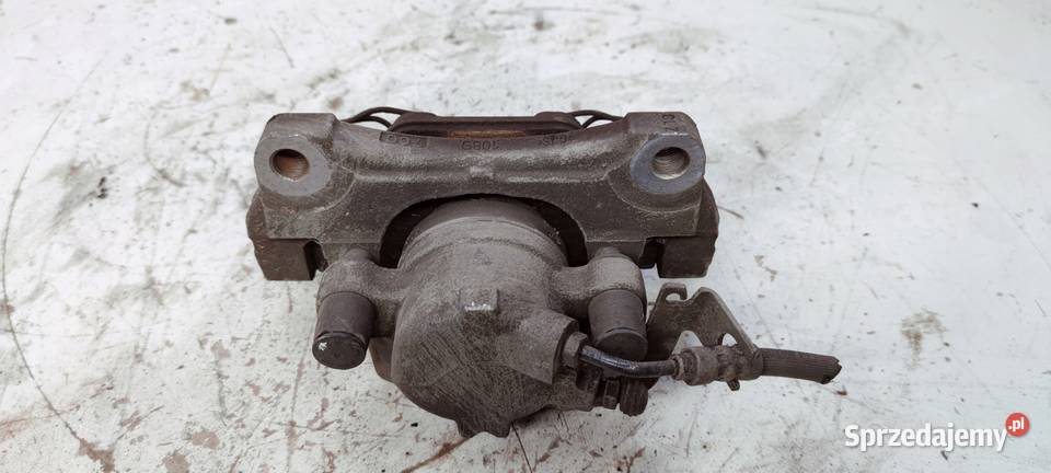 ZACISK HAMULCOWY PRAWY AUDI A4 B9 A5 8W06 0316 Przystajń