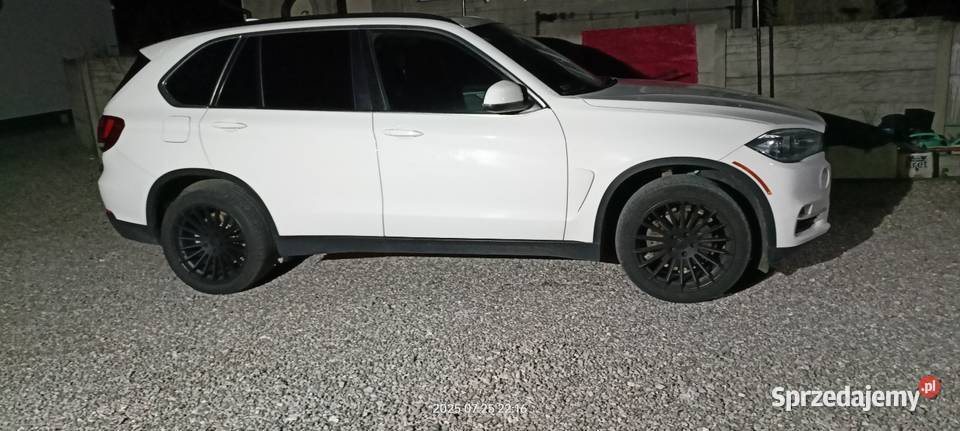 Sprzedane BMW X5 f15 poletkiem zdarzeniu 306KM