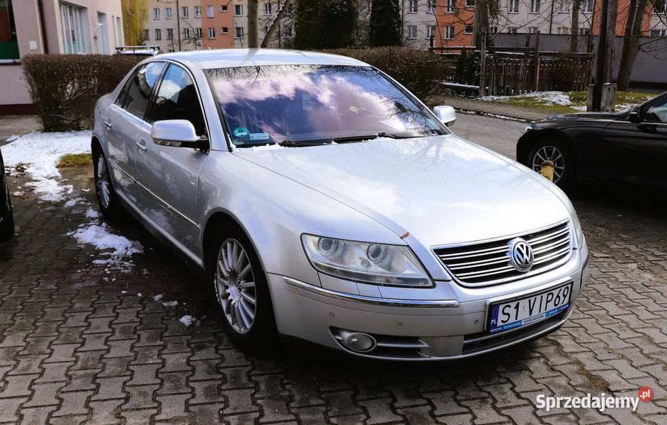 Volkswagen Phaeton wersja czteroosobowa podwójne reflektory ksenonowe śląskie