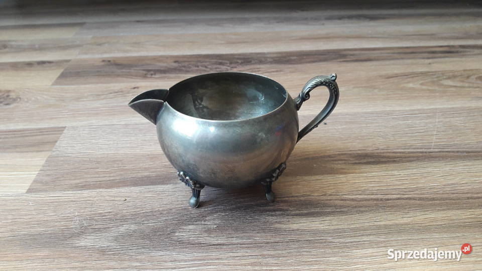 Ładny zdobiony mlecznik plater