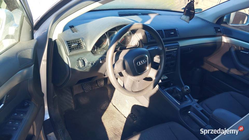 Audi A4B7 uszkodzone A4 Sucha