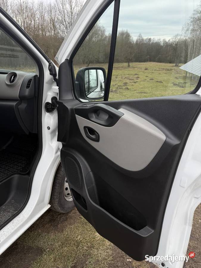 Renault Trafic III 16 120 2019r mazowieckie Słubica Dobra