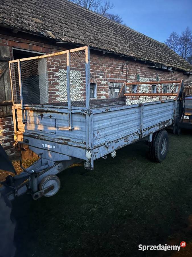 Rozrzutnik Przyczepa nieuszkodzony Turek