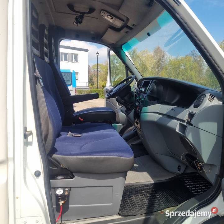 Iveco Daily 30 150 Skrzynia MAXI Winda Bliźniaki Rok produkcji 2007 śląskie Siewierz