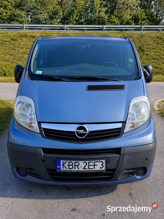 OPEL VIVARO 9 osobowy zadbany
