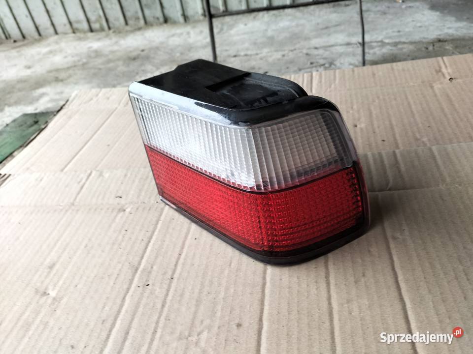 XANTIA LAMPA TYŁ PRAWA BŁOTNIK osobowe Kamień-Kolonia
