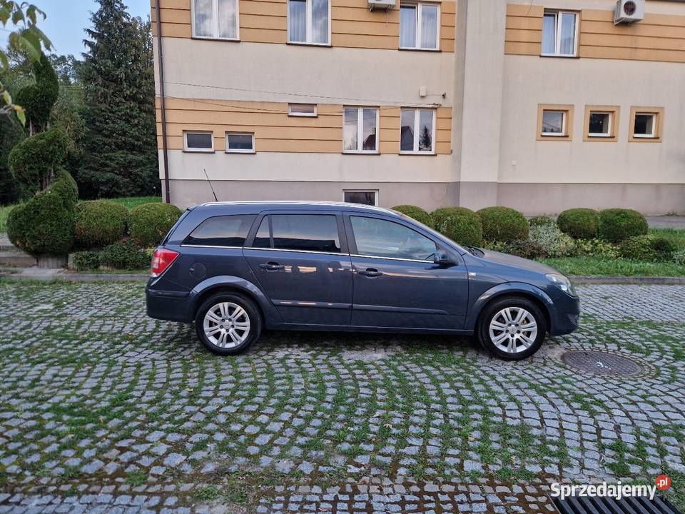 Opel Astra H Lift 16 LPG COSMO Klimatronic Hak immobilizer Astra