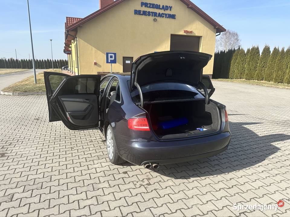 Audi A4 2011 benzyna 211 Koni sedan xenon i led Brzezinki