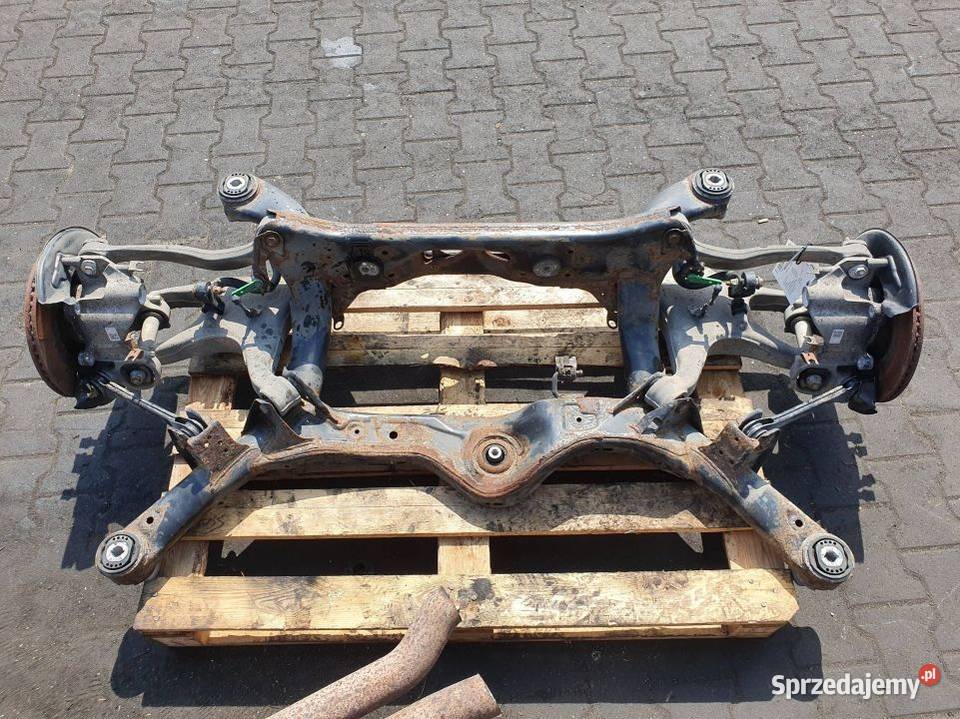BELKA SANKI TYŁ AUDI A8 D4 Lipno