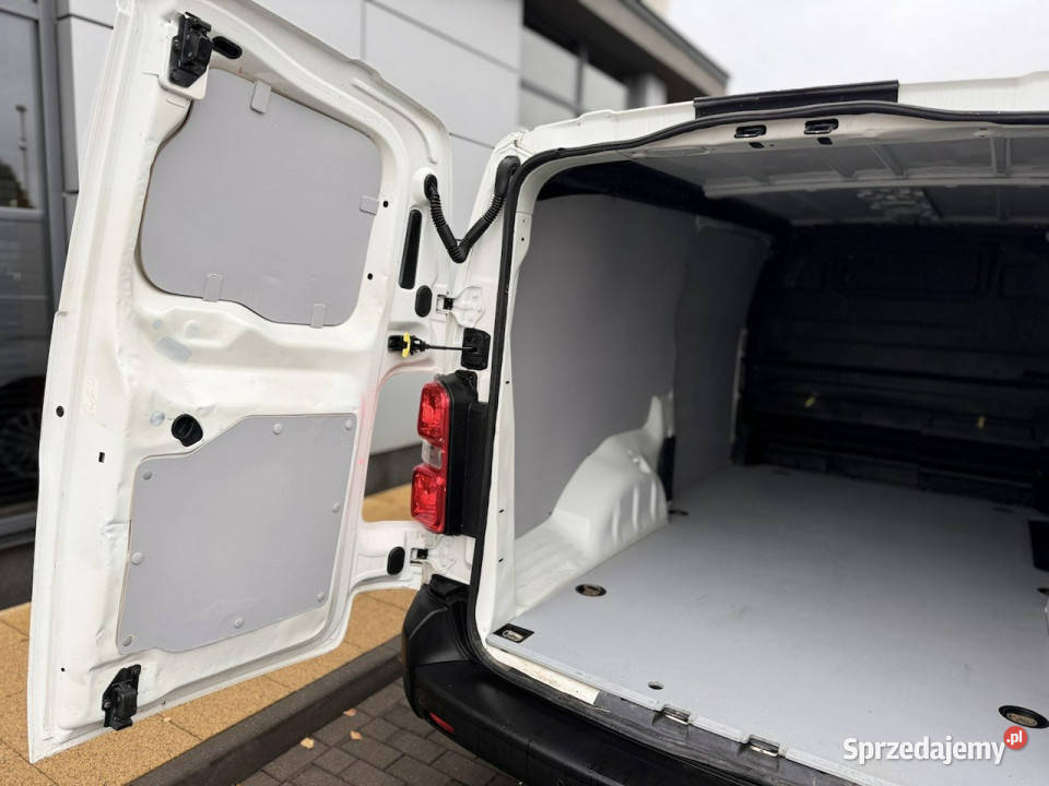 Opel Vivaro 20Cdti 122LongNowe oponyVat1 serwisowany w ASO Radom