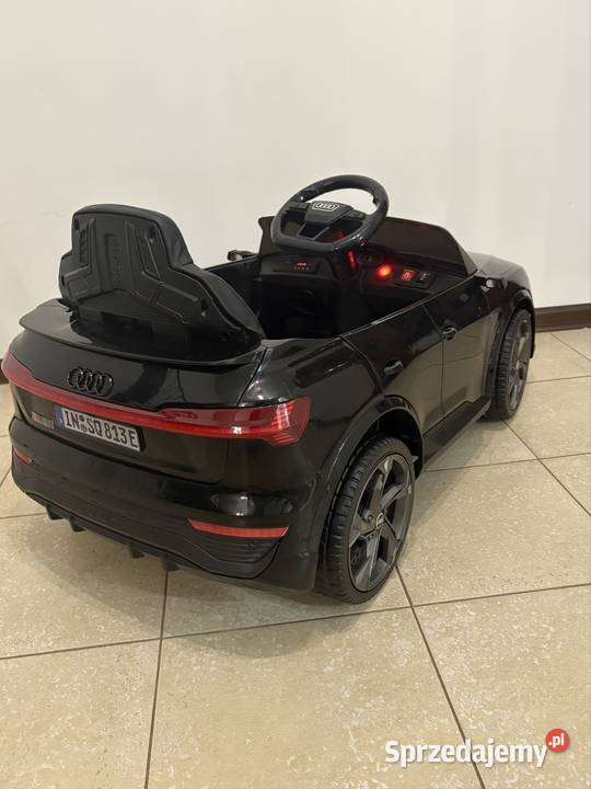 Auto na akumulator Audi SQ8 dzieci 12V pilot LED Kraków