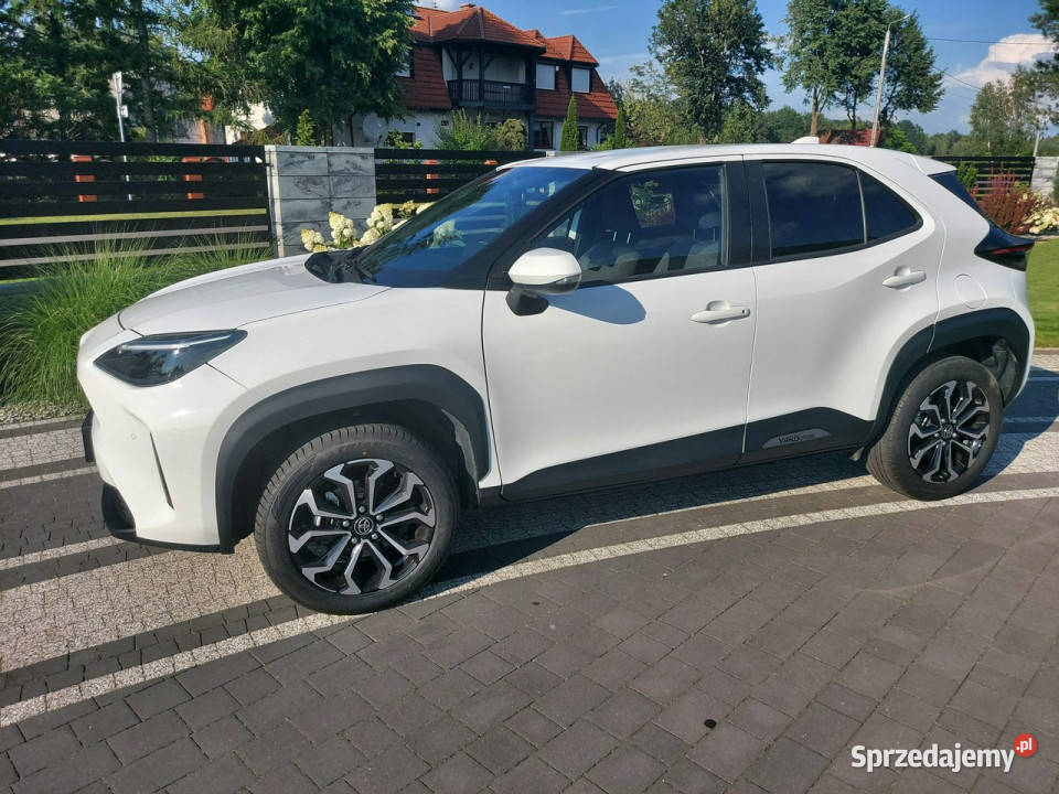 Toyota CHR 15 hybryd full led climatronic kamera ABS