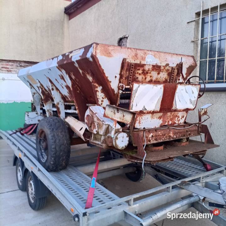 Rozsiewacz nawozu RCW 3 Rozsiewacze nawozów Krasik