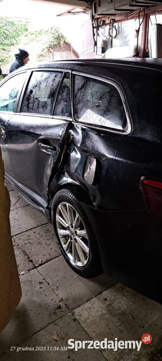 Toyota avensis t27 Avensis Szydłowiec