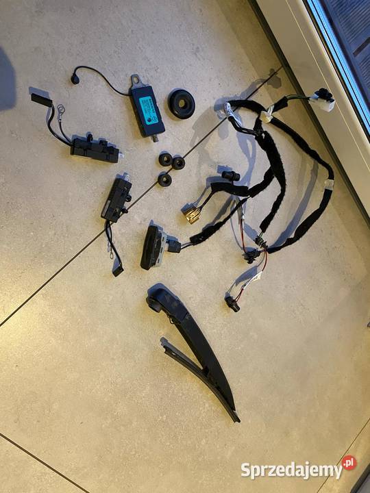 Części tylnej klapy Renault Clio IV szyba lampy małopolskie Skawina