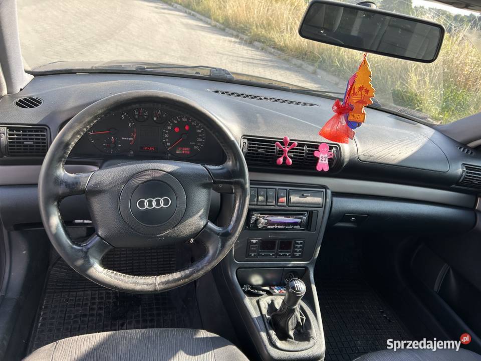 AUDI A4 b5 benzyna ładny stan doinwestowane Świdnik