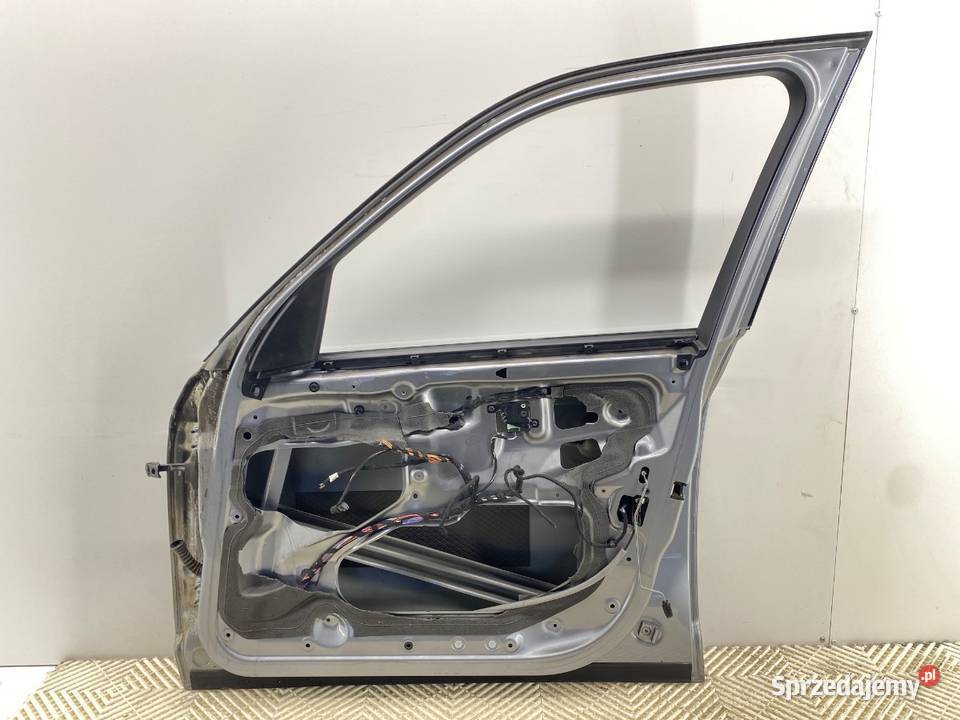 DRZWI PRAWY PRZÓD BMW E83 SUV 0311 SILBERGRAU osobowe