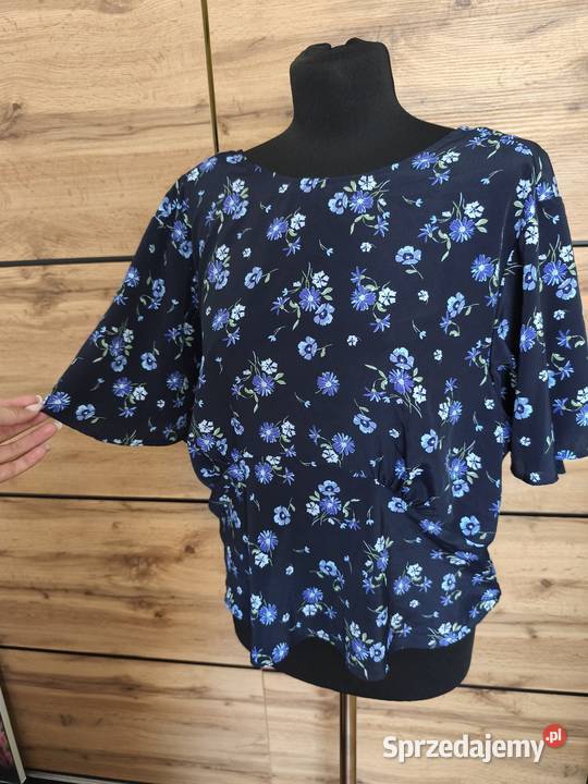 Śliczna bluzka crop top w kwiatki Primark Chełm