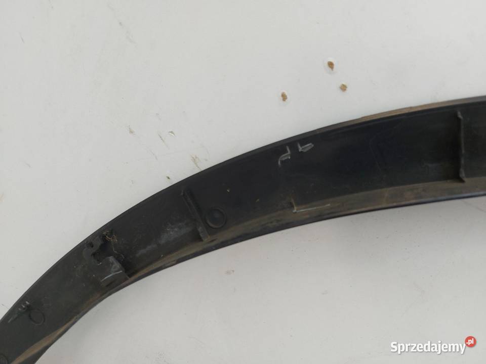 TESLA MODEL Y 2022r LISTWA BŁOTNIKA PRAWY PRZÓD