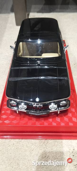 Nowy model BMW 2002 Tii w skali 118 Kutno
