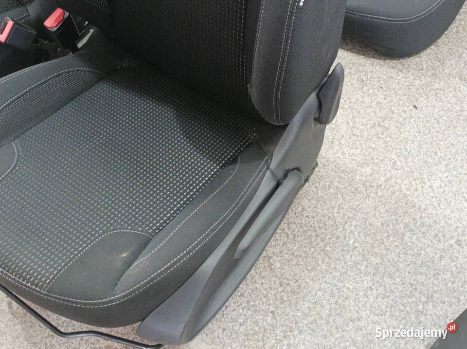 FOTELE KANAPA BOCZKI EUROPA 5D Peugeot 208 I osobowe sprzedam