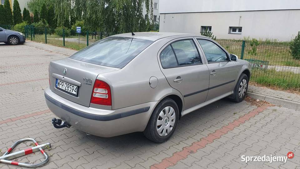 SKODA Octavia Tour 16 MPi manualna